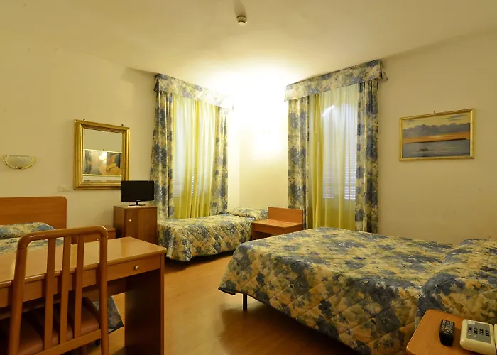 Tirreno Otel 3*