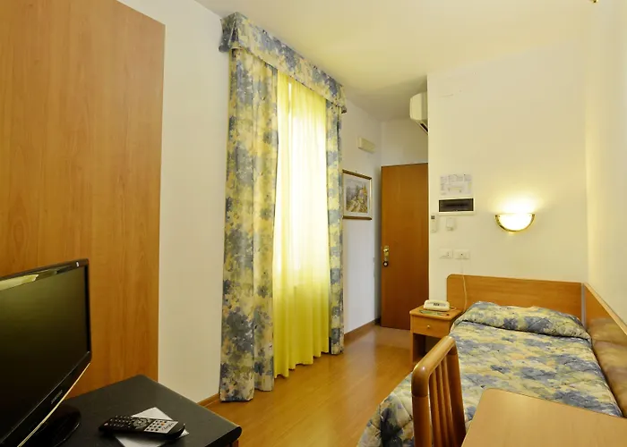 Otel Tirreno 3*