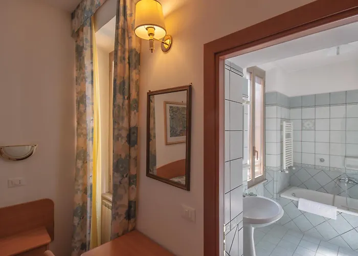 Tirreno Otel 3*